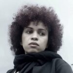 Luisa Villa, la Poeta que Enciende las Palabras en España con ‘Hijas de las Perras Negras